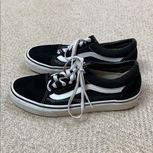Woman’s Old Skool Black Vans